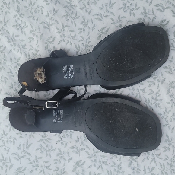 Predictions low heel sandals size 11w - Picture 7 of 8